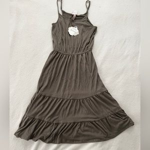 NWT Knox Rose Dress in olive green/army green